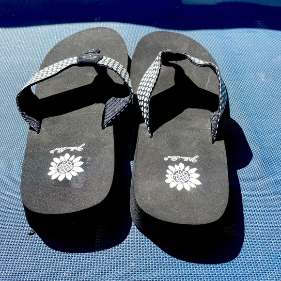 Yellow Box, Fromy, Black with White Dots, Flip Flops, Size 9.5 - Picture 3 of 5